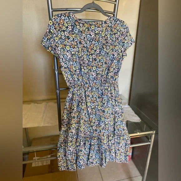 Passport dress size medium - Picture 2 of 3